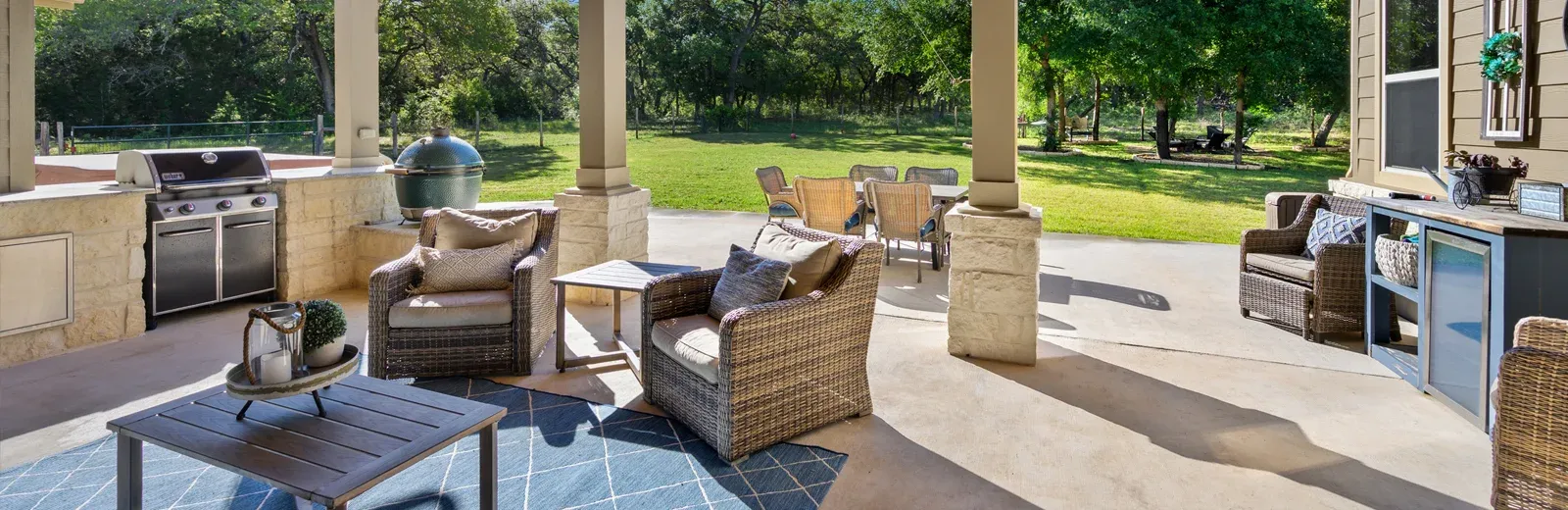 fireplace and kitchen in backyard patio