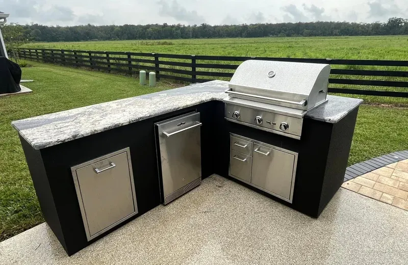 outdoor kitchen on backyard patio